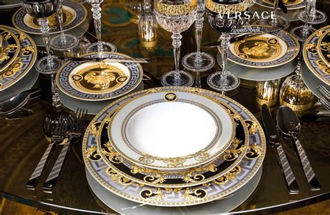 sztućce versace|Versace italian dishes.